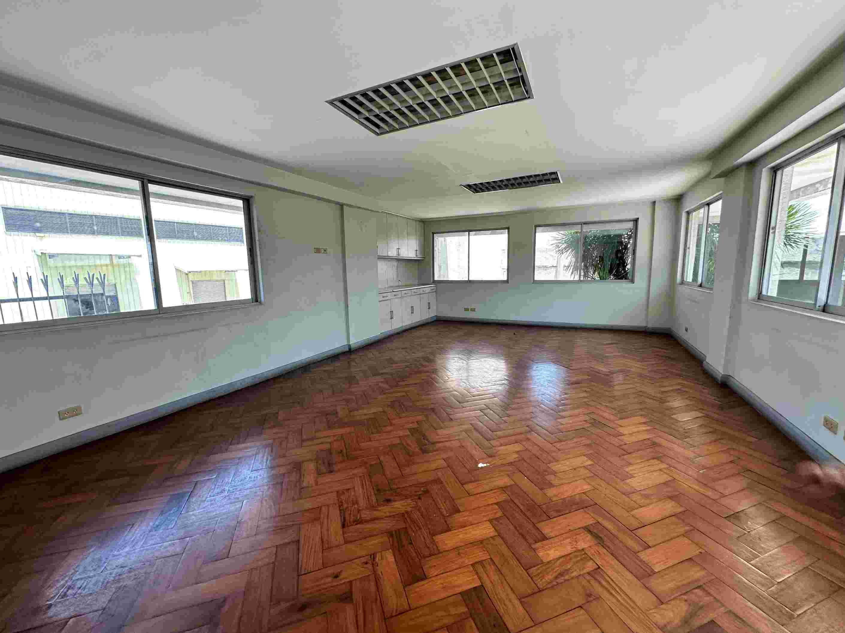 Office Warehouse for lease in West Service Road, Paranaque